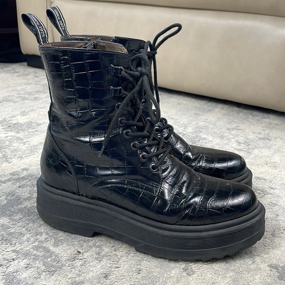 Nero Giardini Cocco Mock Croc Combat Booties Black Embossed Leather Sz 40 - Picture 7 of 13